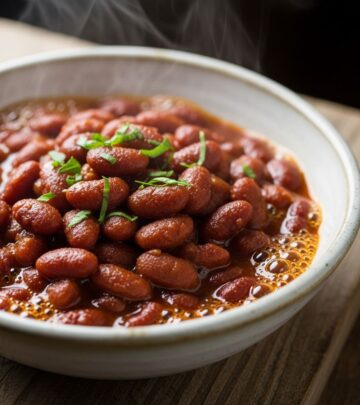 Discover simple, flavorful vegetarian baked beans perfect for barbecues, weeknight dinners, or meal prep with pantry staples and oven magic.